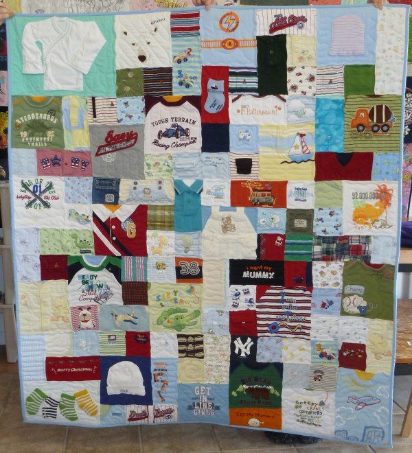 Baby clothes quilt