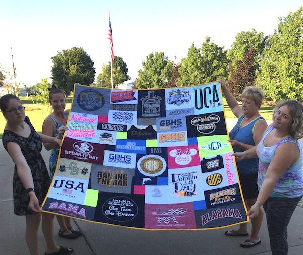 Too Cool T-shirt Quilts show off a quilt