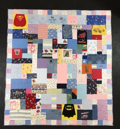 Baby clothes quilt with border